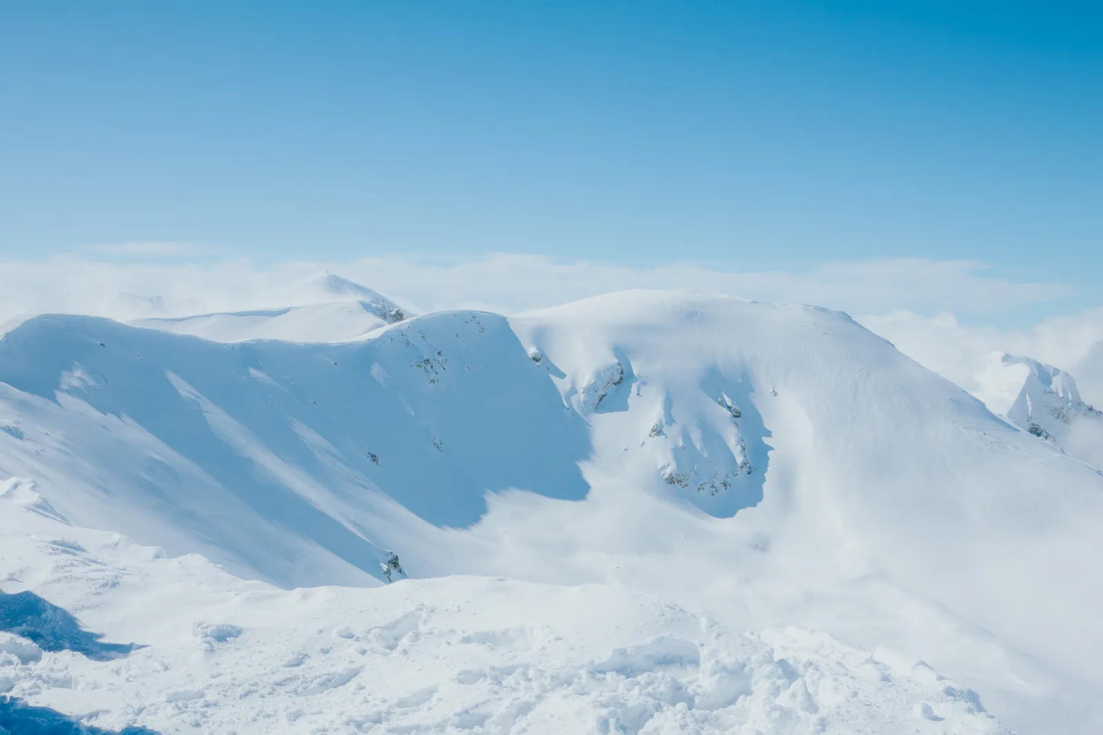 Catboarding & freeriding in the Šar Mountains, North Macedonia